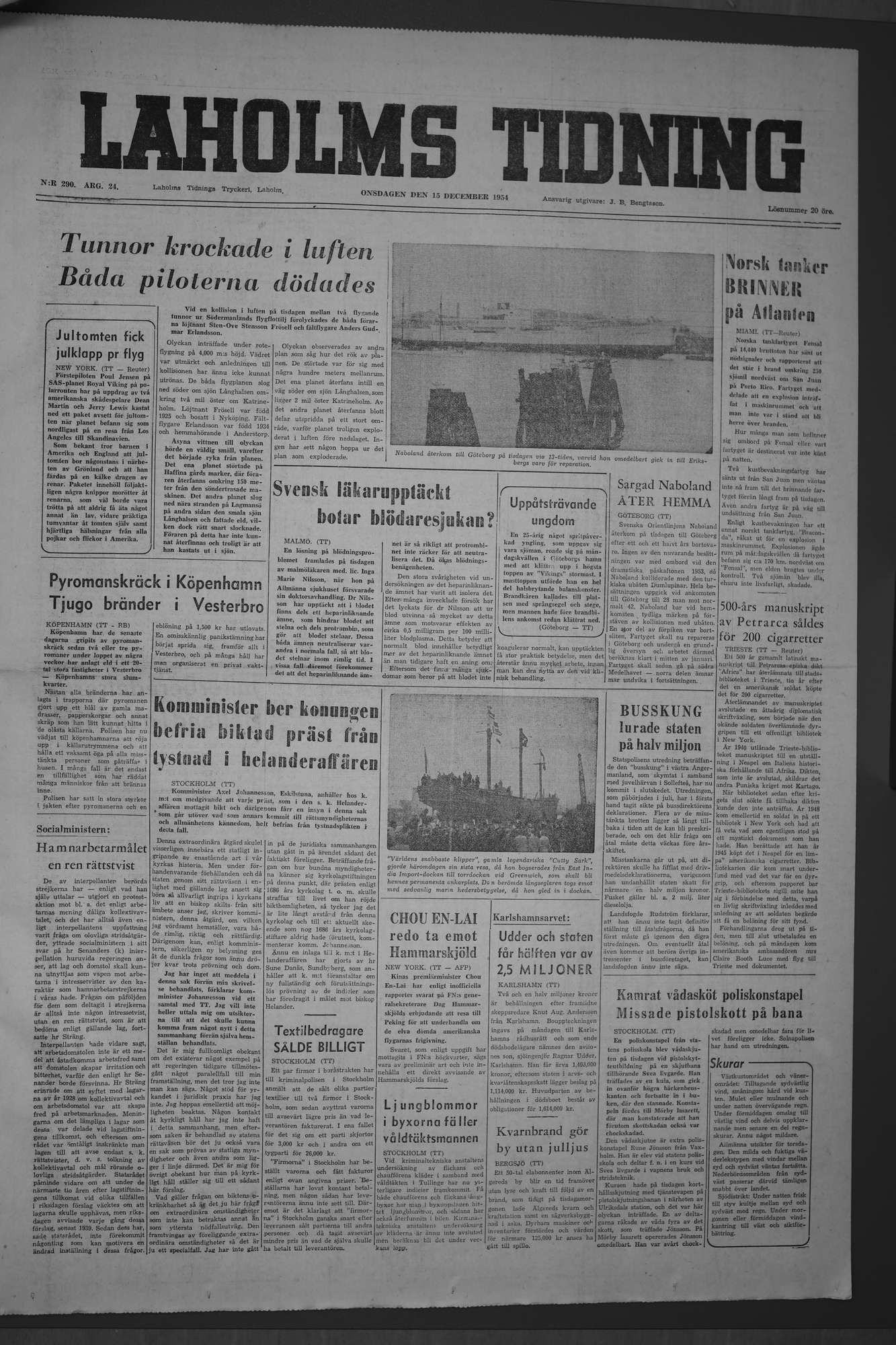 Laholms Tidning Onsdag 15 december 1954, sida 1