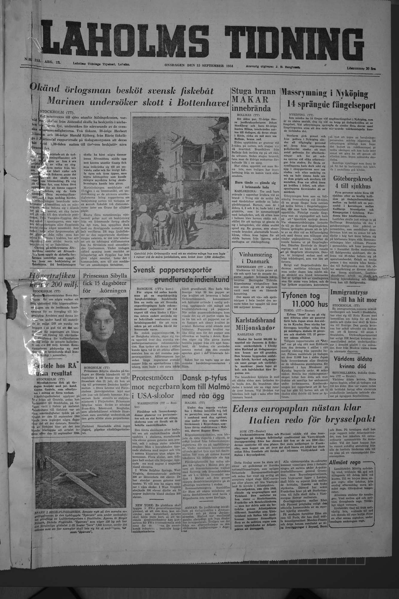 Laholms Tidning Onsdag 15 september 1954, sida 1