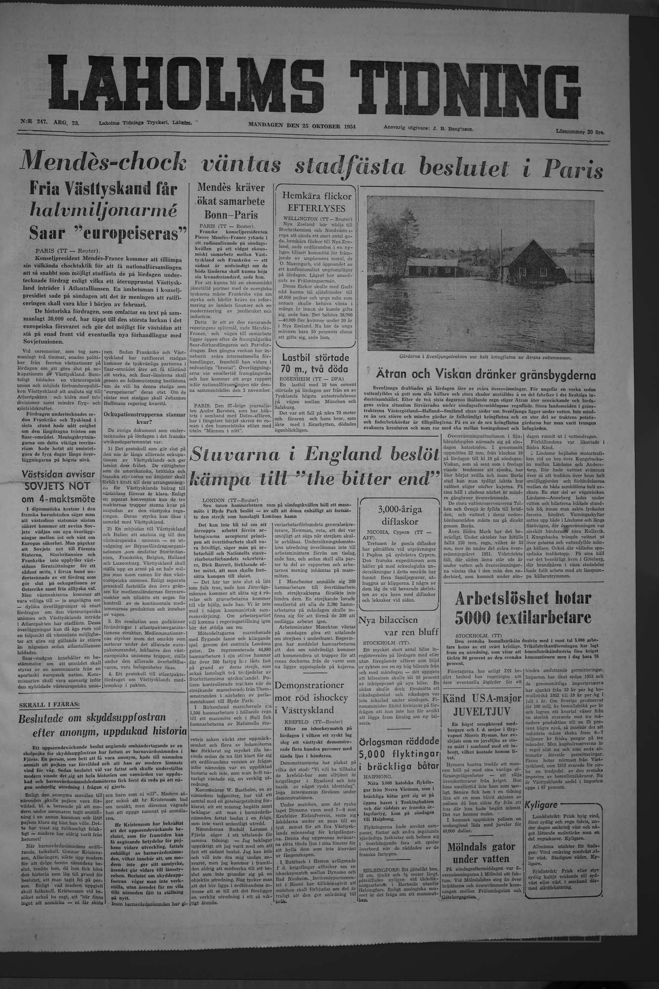 Laholms Tidning Måndag 25 oktober 1954, sida 1