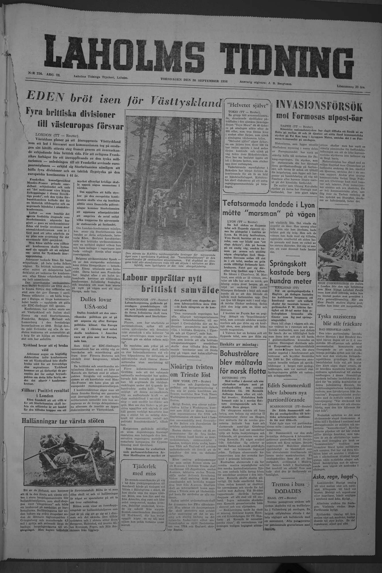 Laholms Tidning Torsdag 30 september 1954, sida 1