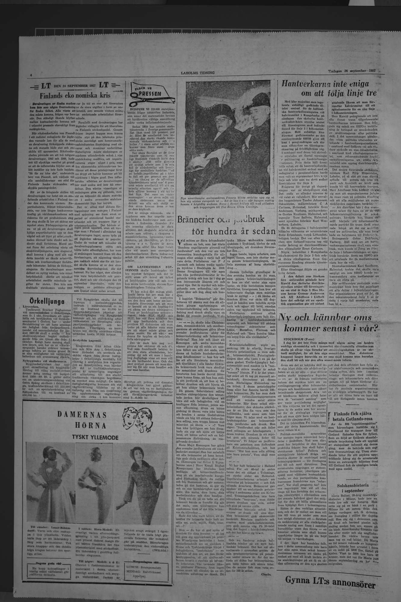 Laholms Tidning Tisdag 24 september 1957, sida 4