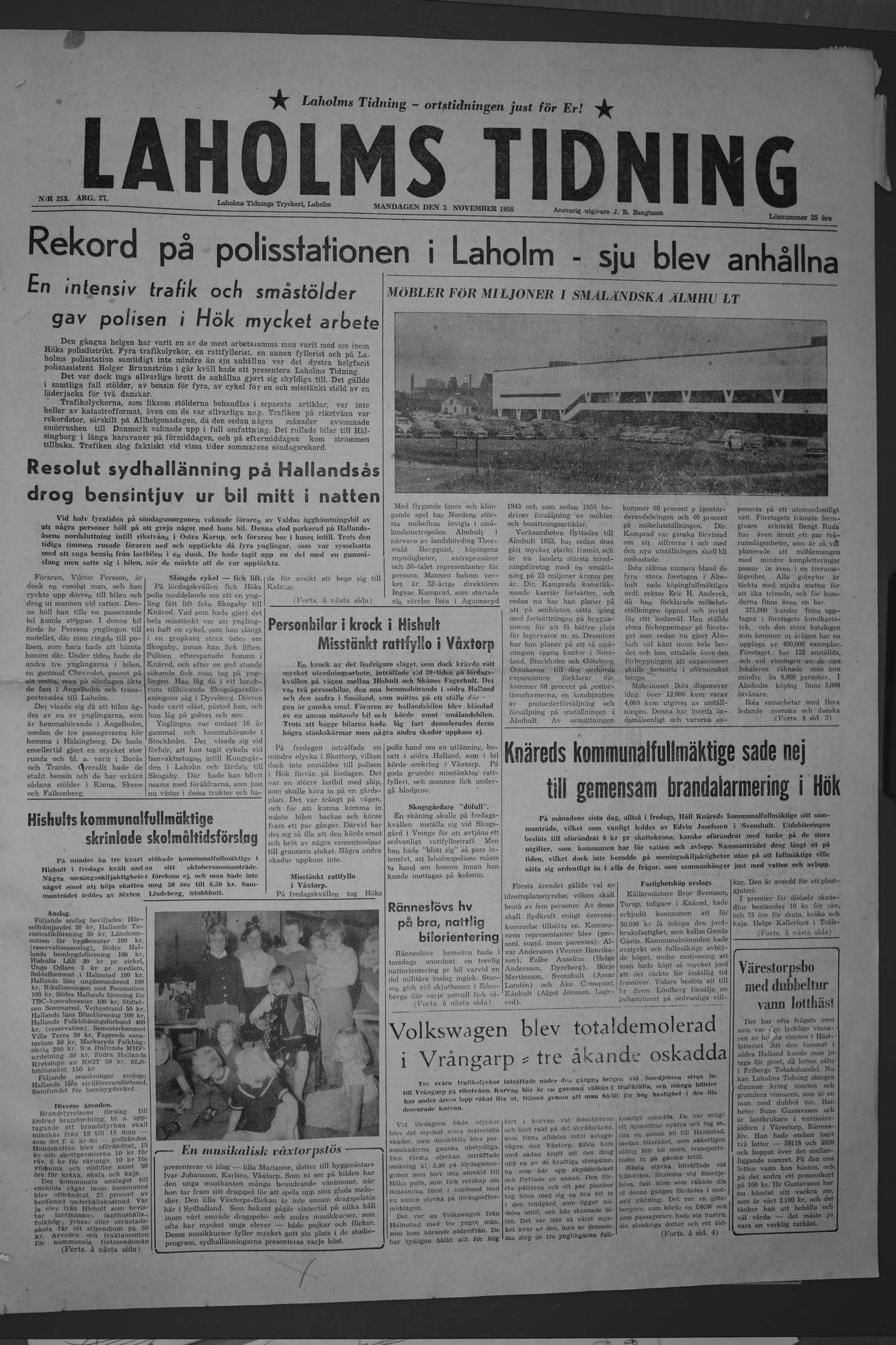 Laholms Tidning Måndag 3 november 1958, sida 1