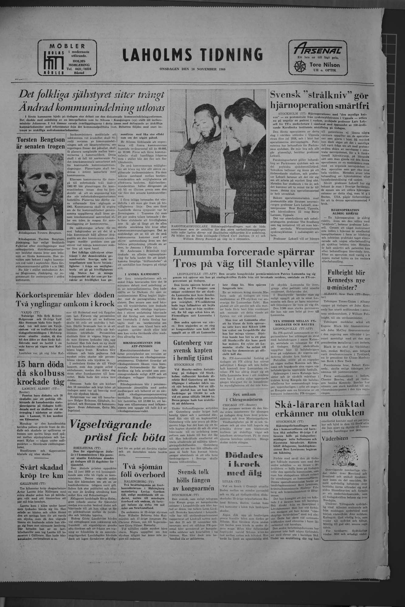 Laholms Tidning Onsdag 30 november 1960, sida 8